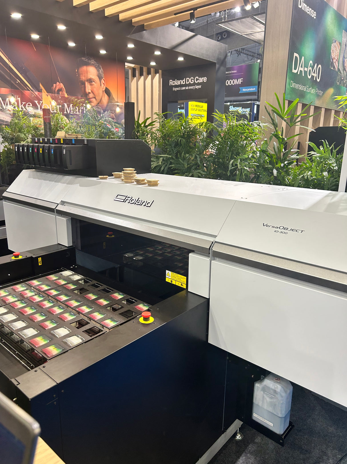 Roland IO-300 |  Industrial UV flatbed printer